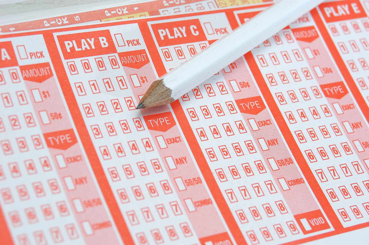 Picking Lottery Numbers – Is There A Strategy?
